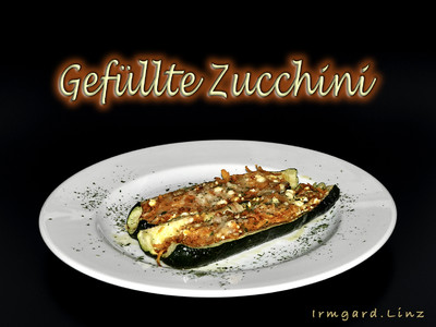 Zucchini gefüllt mit Feta und Kürbis Rezept